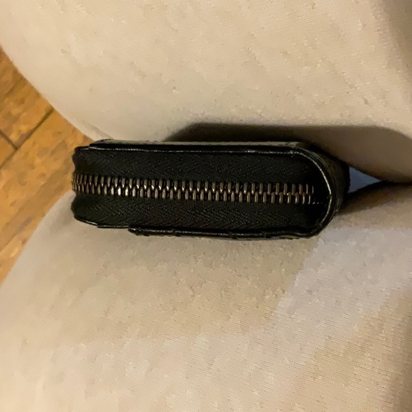 Gucci GG Marmont Matelassé Zip Card Case - Picture 6 of 9